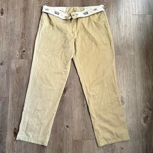 dickies pants🔒🪚✨

size-38x32
condition-no flaws or stains